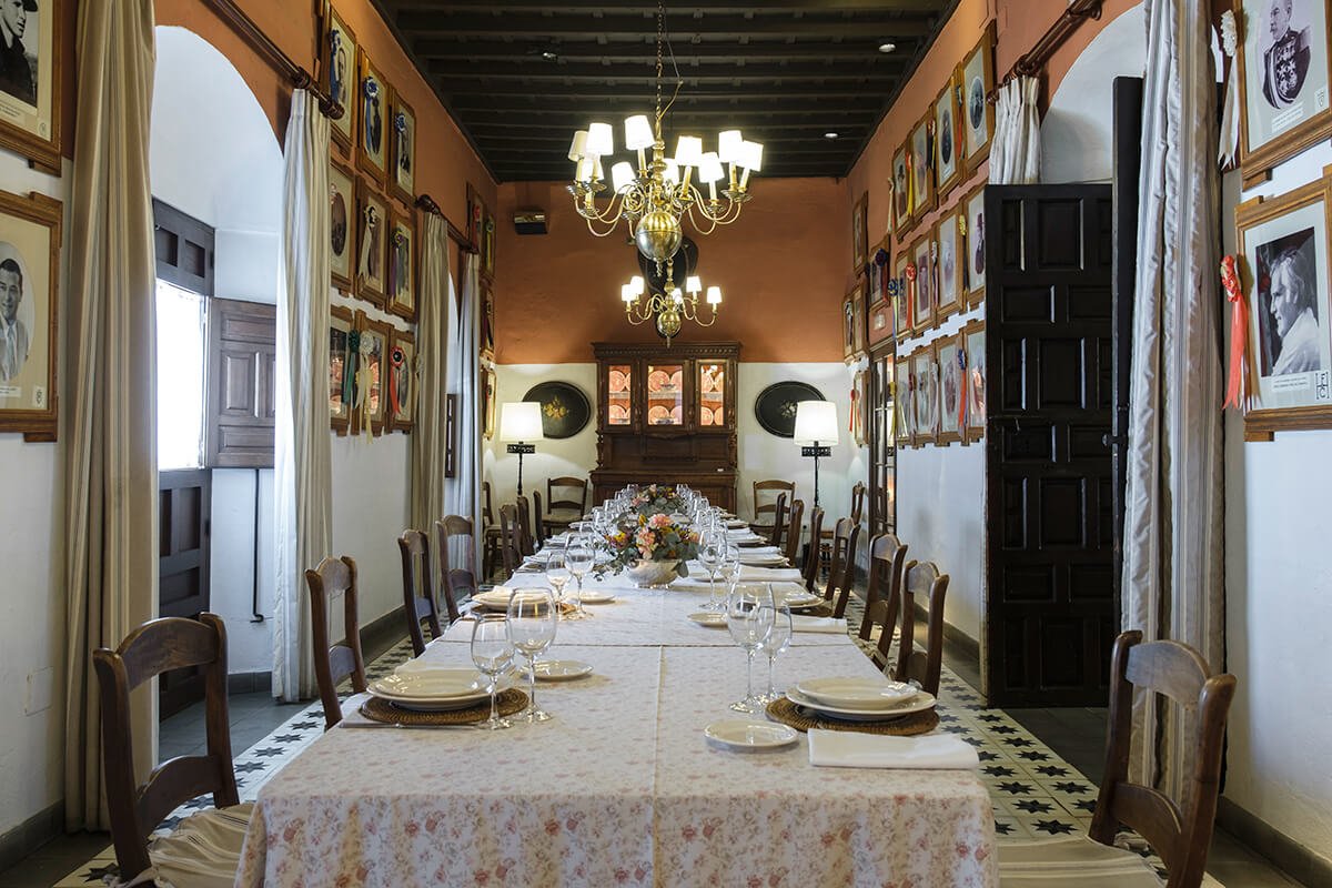 GANADEROS-GALERIA-RESTAURANTE-ESPACIOS-BODEGAS-CAMPOS (2) GANADEROS-GALERIA-RESTAURANTE-ESPACIOS-BODEGAS-CAMPOS (2)