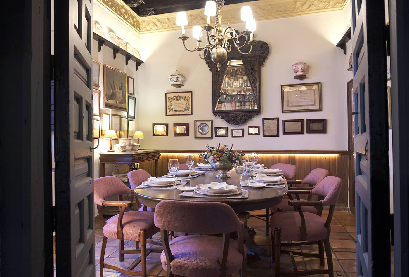 despacho-galeria-restaurante-espacios-bodegas-campos (6)