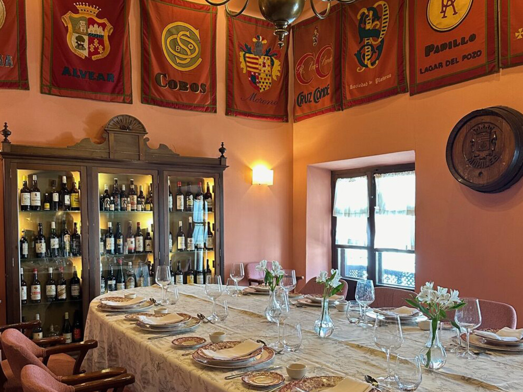 sala-bodegas-RESTAURANTE-ESPACIOS-BODEGAS-CAMPOS-1024x748 copia